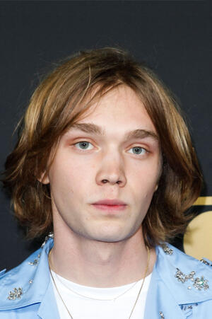 Charlie Plummer Biography | Fandango